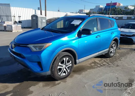 2017 Toyota Rav4 Le z USA, uszkodzony, nr VIN JTMZFREV9HJ101087
